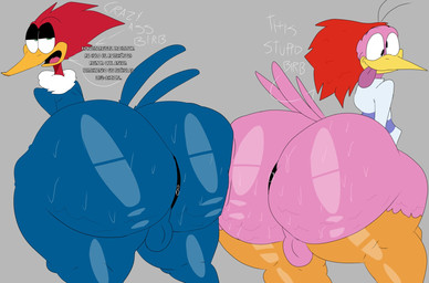 anthro balls beak big_butt blue_body butt duo femboy genitals huge_butt male pink_body text thick_thighs tongue tongue_out wannapossums the_woody_woodpecker_show universal_studios aracuan_bird woody_woodpecker avian bird picid piciform woodpecker hi_res spanish_text