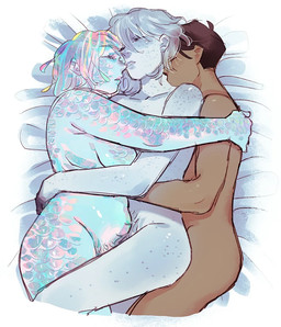 breasts cuddling feather_hair feathers female gills group hair hug iridescent iridescent_body male male/female male/male not_furry nude pseudo_hair scales sleeping trio starfleetrambo siren_and_scientist edward_(starfleetrambo) lachlann_(starfleetrambo) oskar_(starfleetrambo) animal_humanoid aquatic aquatic_humanoid human humanoid mammal nixie oarfish_humanoid siren digital_media_(artwork) sketch trans_(lore) trans_man_(lore)