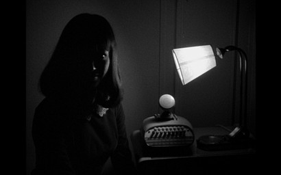 creepy dark female lamp nightmare_fuel not_furry real solo unknown_artist human mammal 16:10 dark_theme grandfathered_content monochrome wallpaper widescreen