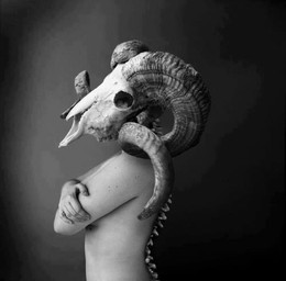 5_fingers ambiguous_gender ambiguous_human ambiguous_humanoid black_background bone crossed_arms curled_horn dark eyeless fingernails fingers gradient_background grey_background horn horror_(theme) human_only looking_at_viewer nails not_furry nude nude_human nude_humanoid real shadow side_view simple_background skull solo spine teeth vertebrae what what_has_magic_done bombattack_(artist) american_mythology indigenous_north_american_mythology mythology north_american_mythology real_world bovid caprine goat human humanoid hybrid mammal wendigo 2012 grandfathered_content greyscale half-length_portrait low_res monochrome photography_(artwork) portrait shaded
