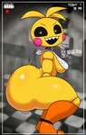 bib big_butt breasts butt butt_jiggle camera_hud camera_view crouching dialogue female huge_butt jiggling looking_at_viewer machine motion_lines solo text twerking jutsapostion five_nights_at_freddy's five_nights_at_freddy's_2 scottgames toy_chica_(fnaf) animatronic avian bird chicken galliform gallus_(genus) phasianid robot 2025 absurd_res english_text hi_res