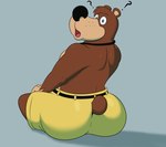 anthro big_butt black_nose blue_eyes bottomwear brown_body brown_ears brown_fur brown_hair brown_tail butt clothing confusion fur grey_background hair jewelry looking_back male multicolored_body multicolored_fur necklace question_mark rear_view short_tail shorts simple_background sitting solo tail thick_thighs tight_bottomwear tight_clothing tight_shorts tongue two_tone_body two_tone_fur yellow_bottomwear yellow_clothing yellow_shorts colossalstars banjo-kazooie rareware banjo_(banjo-kazooie) bear mammal 2024 absurd_res digital_media_(artwork) hi_res