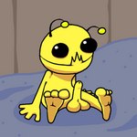 3_toes 4_fingers antennae_(anatomy) black_eyes feet fingers genitals male not_furry penis simple_background sitting solo toes yellow_body scary_lemon alien_hominid newgrounds the_behemoth_(company) alien_hominid_(character) alien 1:1