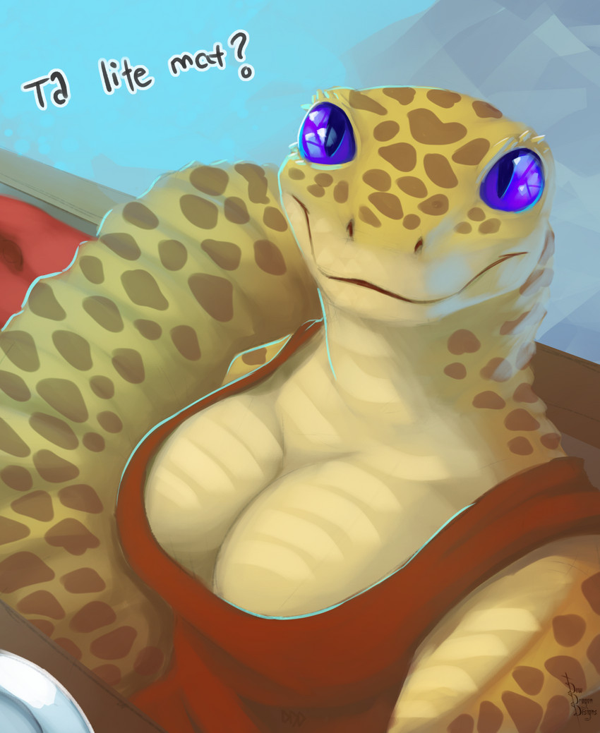 anthro big_breasts big_tail breasts cleavage clothed clothing female furniture inside non-mammal_breasts plate pupils purple_sclera scales sitting slit_pupils solo table tail text yellow_body yellow_scales dew_dragon eublepharid gecko leopard_gecko lizard reptile scalie hi_res swedish_text translated